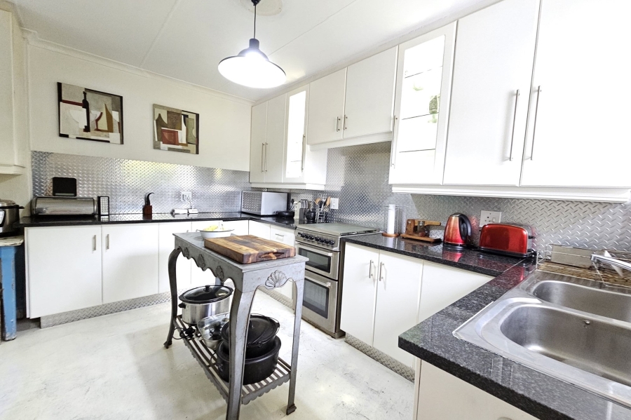 2 Bedroom Property for Sale in Wavecrest Eastern Cape